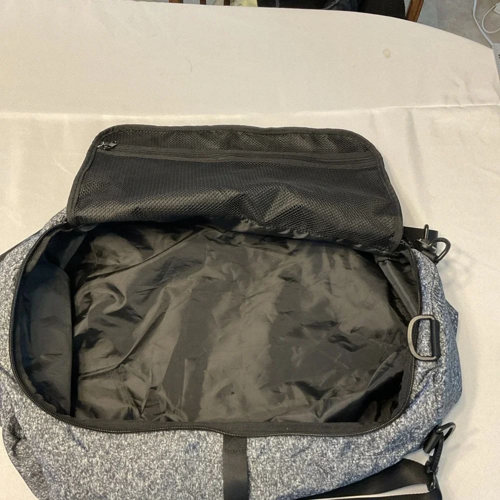 Victoria's Secret Pink Campus Convertible Duffle Bag to Backpack gray‎ 19x10